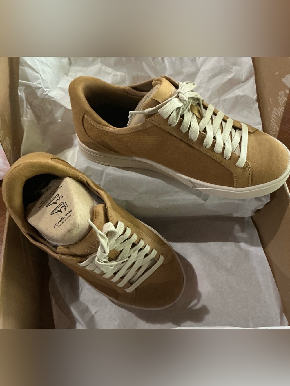 Kizik Slip-On Size 6W Irvine Maple Sugar